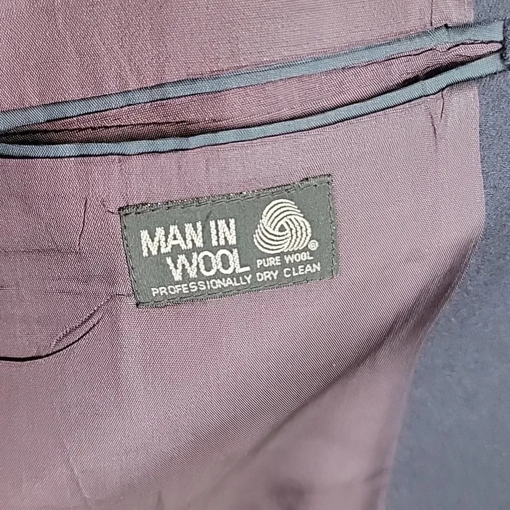 Man in wool Men's navy sport coat Jeffrey Cain style from Hamer's